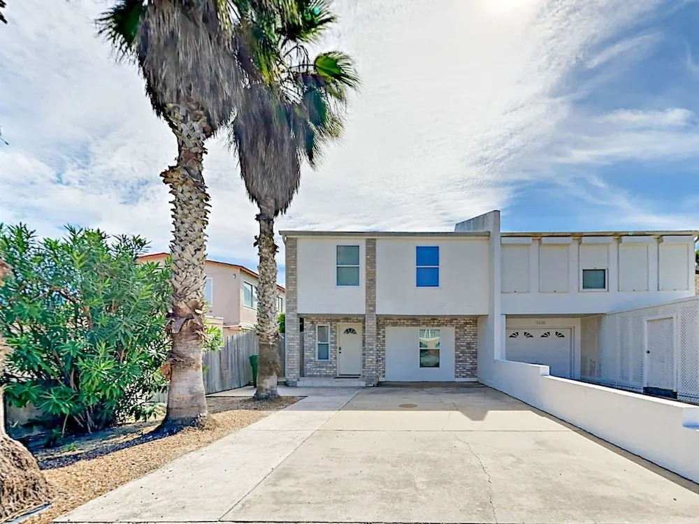 125 E Verna Jean - 4 Br Townhouse