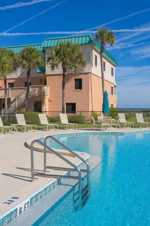 SEA Haven 520 [2/2.5] Free Activities! & Oceanfront Wifi Pool