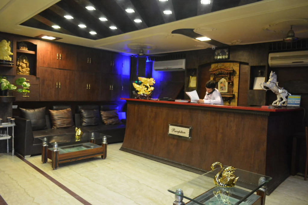 HOTEL VISHAL RESIDENCY NEAR DELHI AIRPORT with FREE AIRPORT DROP