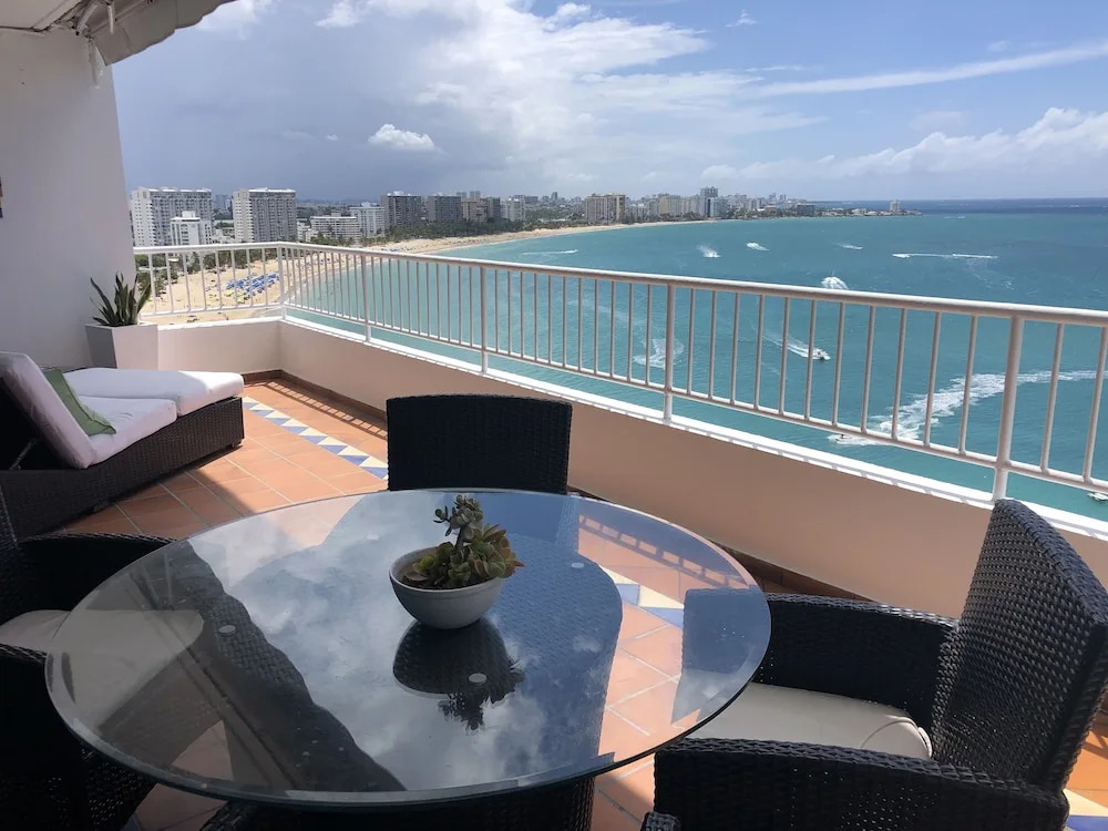 Playa Mar PH Beach Front Apartment