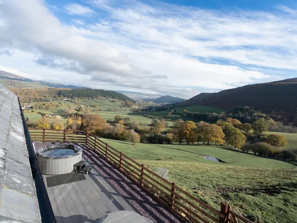 Tyn Llwyn Barn