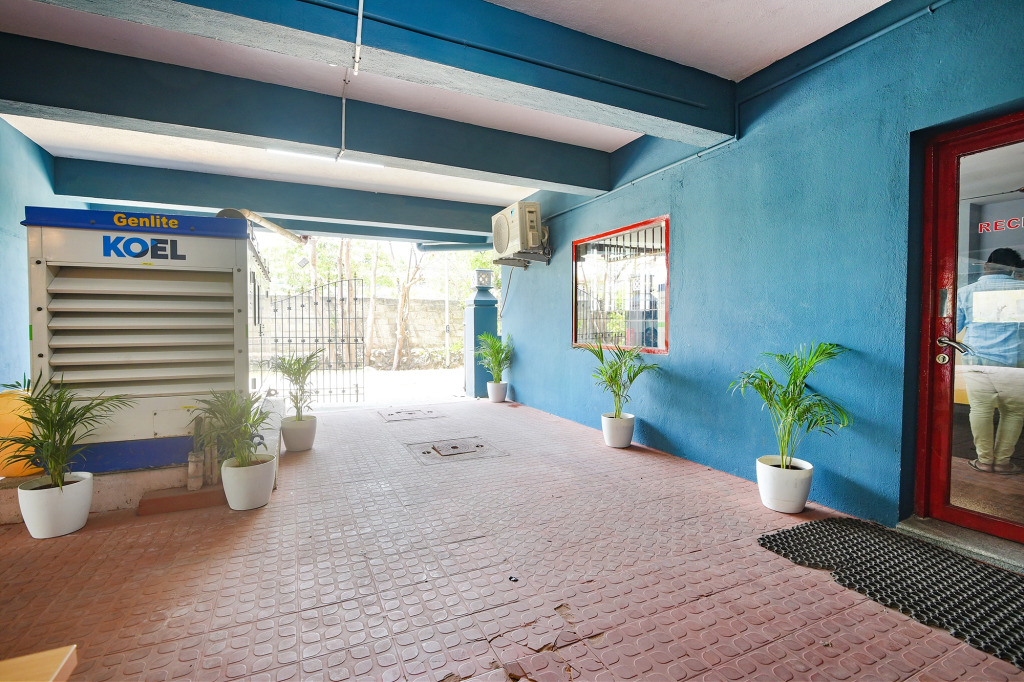 FabHotel Sasti Inn