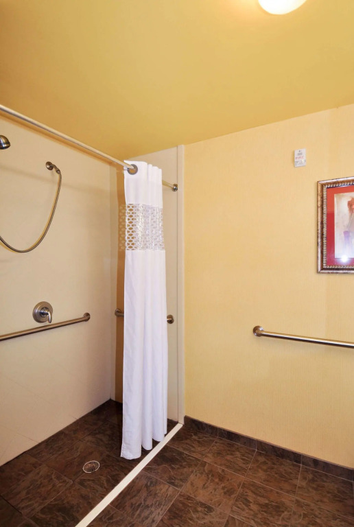 Hampton Inn & Suites Louisville East