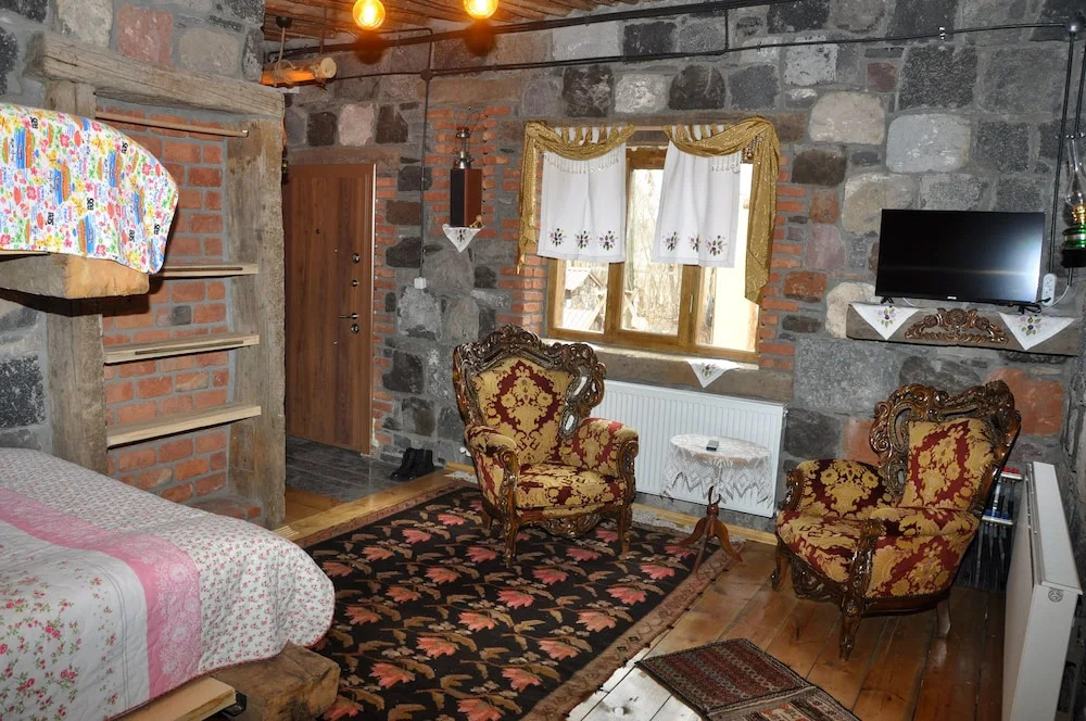 Doğunun Taş Evleri