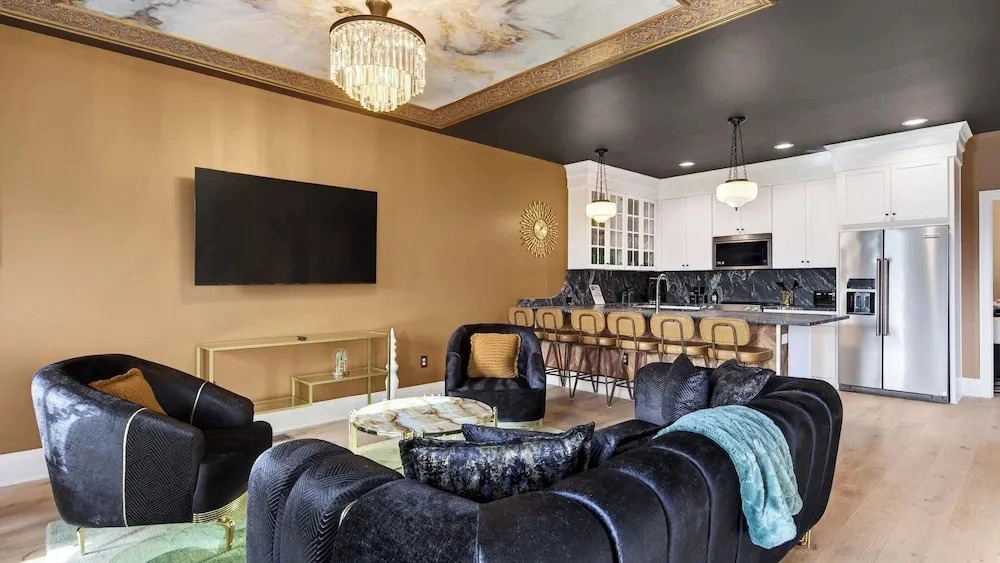 The Great Gatsby by Avantstay Hot Tub + Private Rooftop + Speakeasy Lounge + Firepit