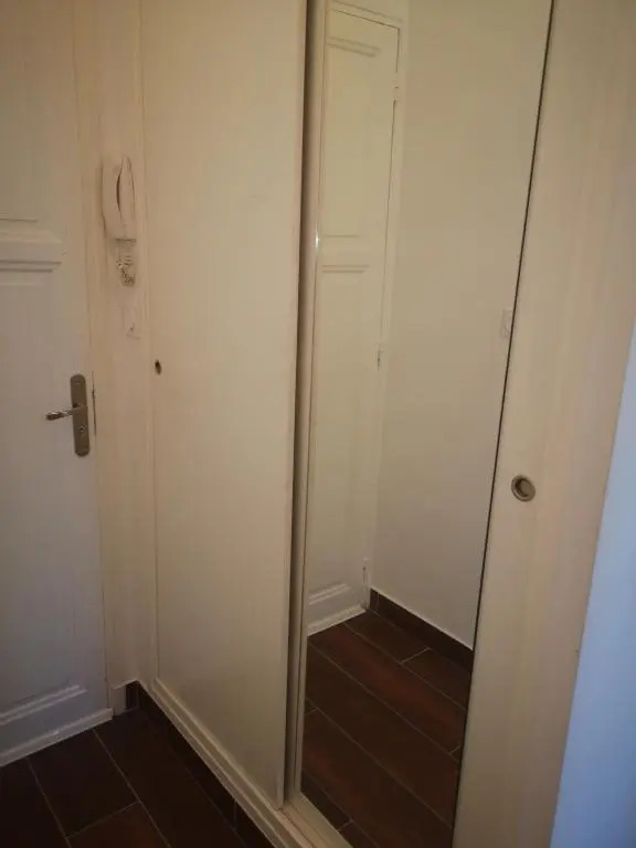 Agreable Studio Renove Avec Place de Parking