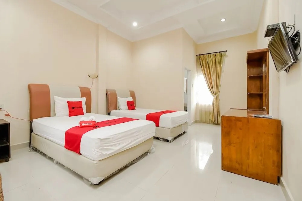 RedDoorz Plus @ Jalan Tugu Silalahi Tongging
