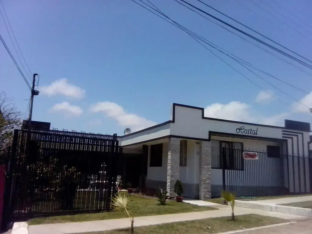 HOSTAL LA MODERNA