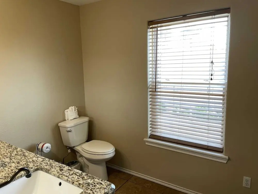 126 E Pike 4 Bedroom Home by RedAwning