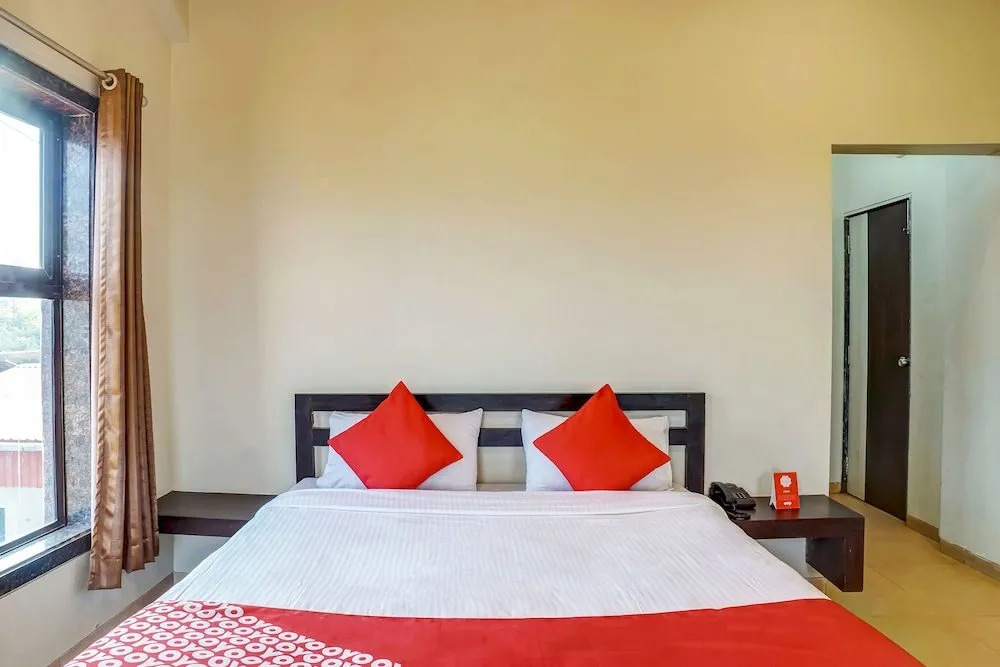OYO 11898 Hotel Vhyomaan
