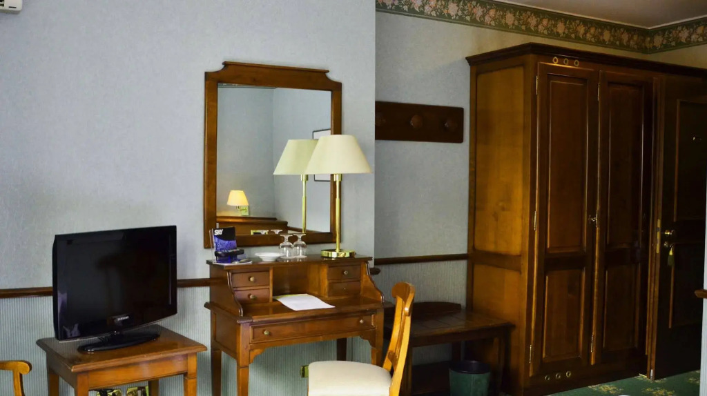Hotel De La Ville