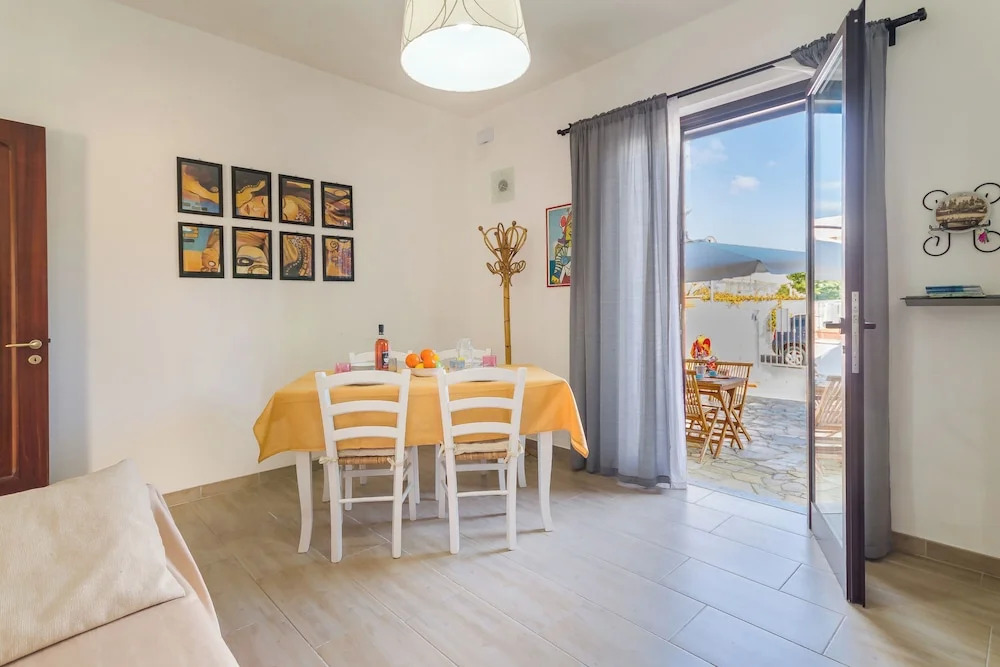 Villetta Bel Mare with garden near sea