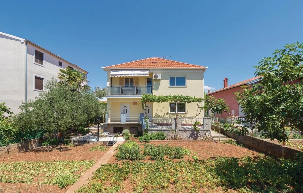 Two-Bedroom Holiday Home In Zadar