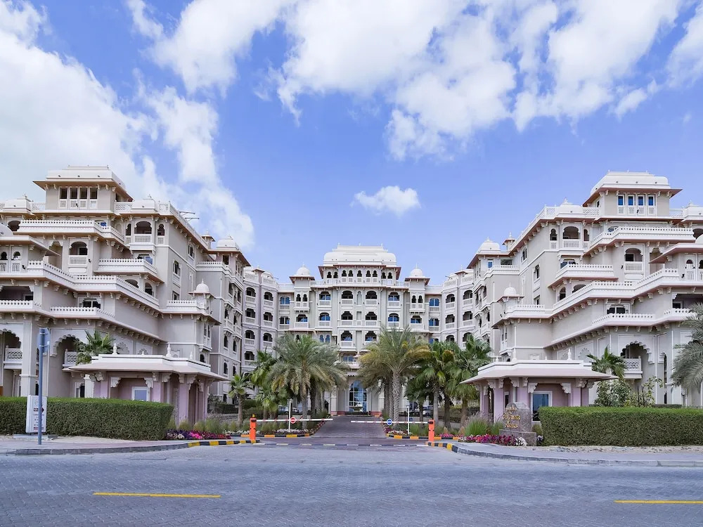 OYO 603 Home Taj Grandeur 2br