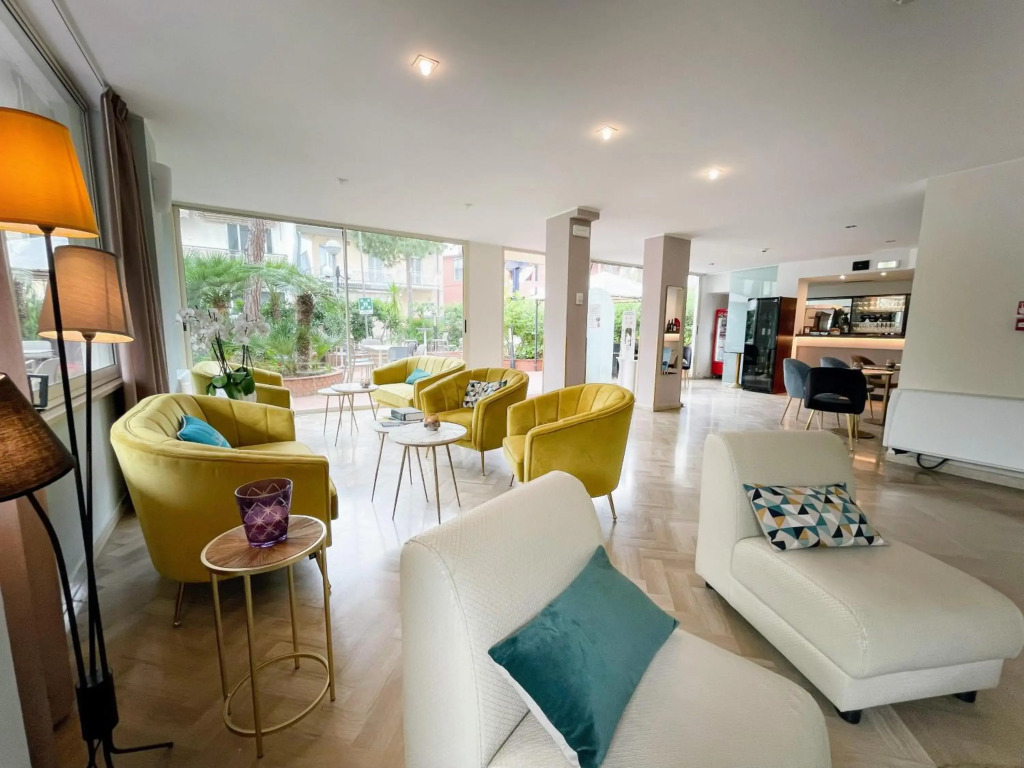 Aura Living Hotel