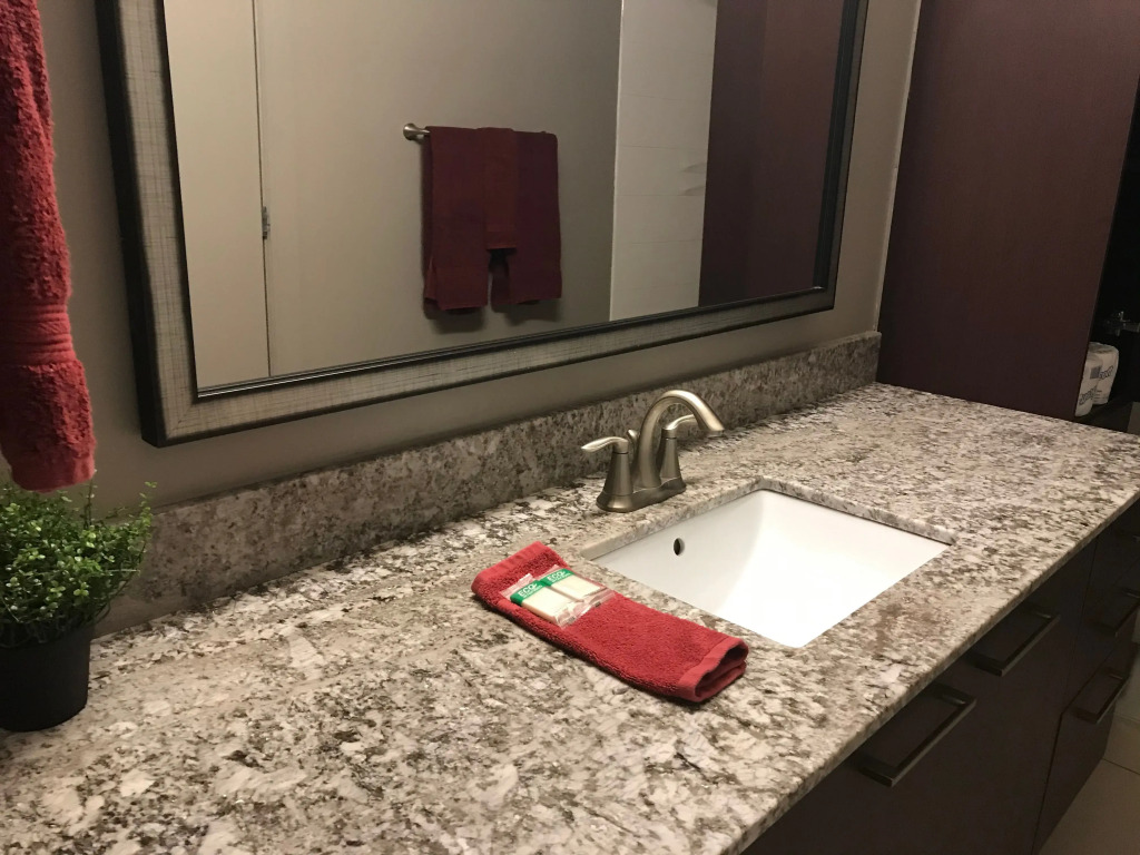 Pleasant  2Br Apartment | Great Value Downtown