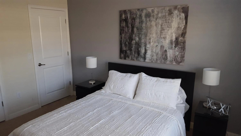 4 Bedroom Private Lakefront Town Home at Storey Lake near Disney World Parks