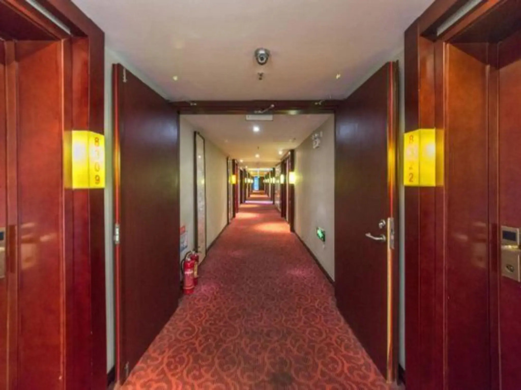Baiwei Business Hotel (Qinhuangdao Railway Station)