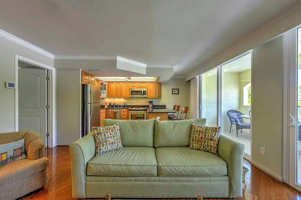 Marco Island Condo w/ Patio: Steps to Beach Access