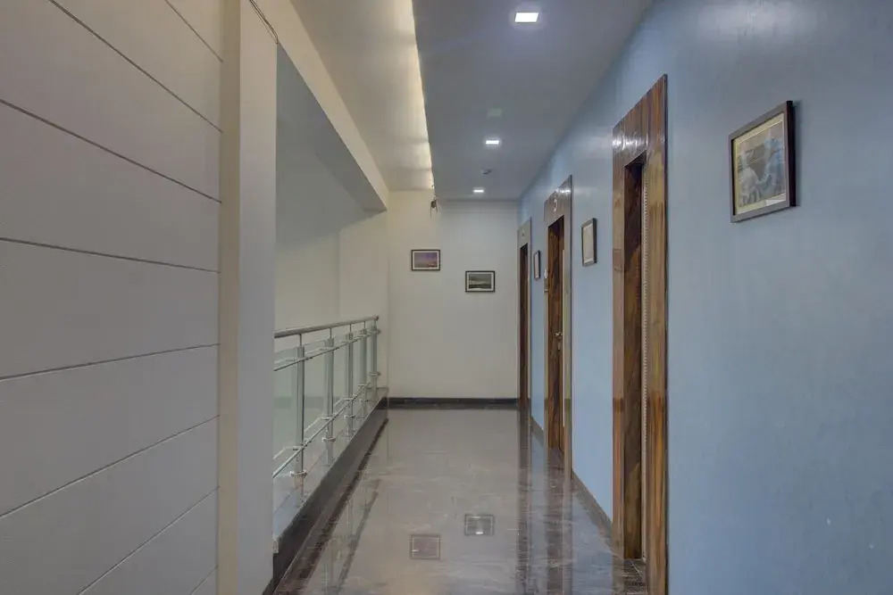 OYO 7158 Hotel Kushala Executive Inn