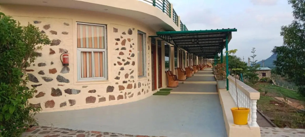 Neelkanth Forest Retreat