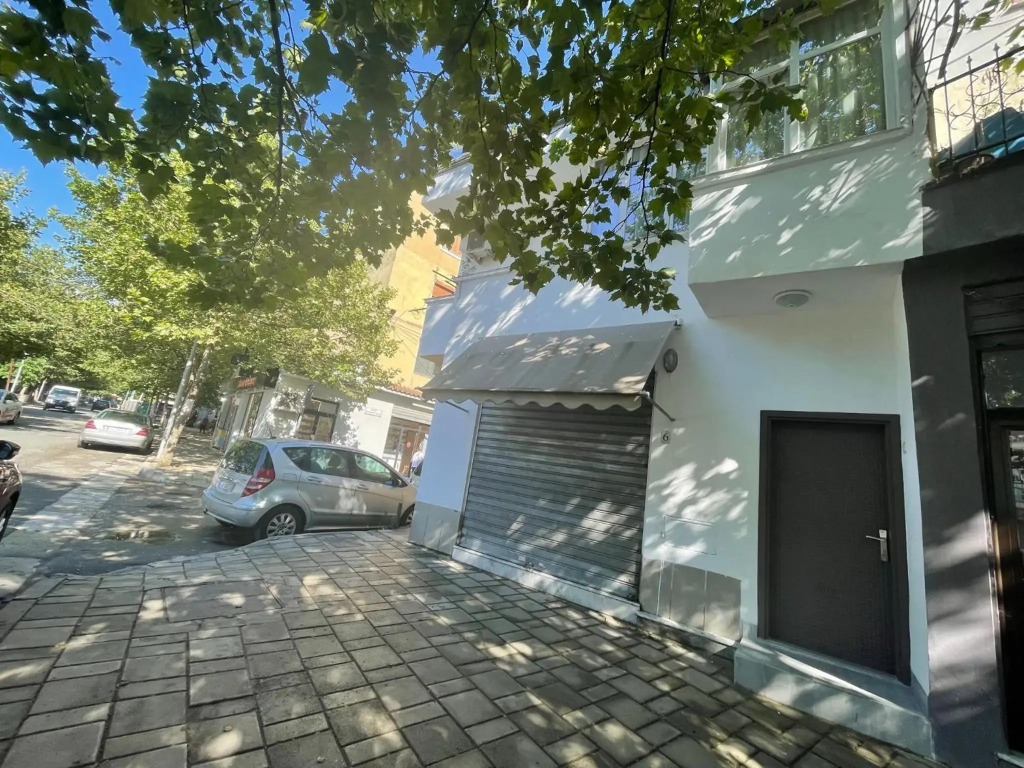 Lovely one-bedroom apartment with private entrance