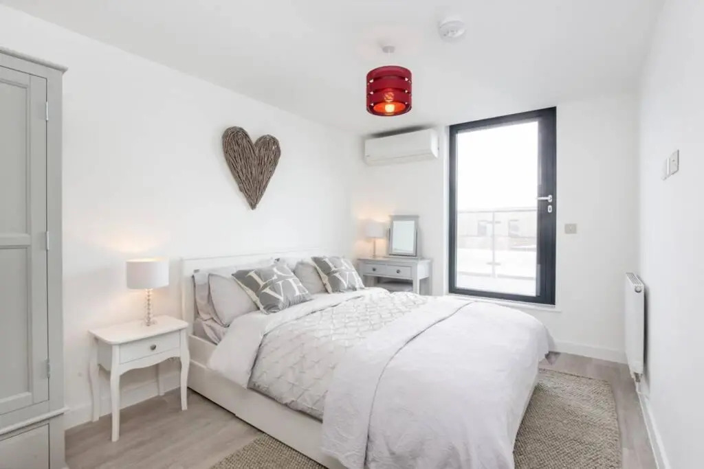 2 Bedroom Penthouse - Large Balcony - Minster View