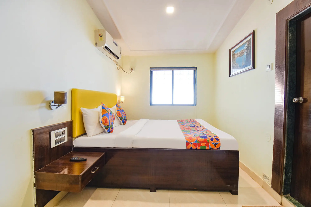 FabHotel Hillview Furnished Stays
