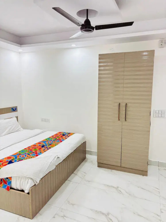 Lotustar Hotel