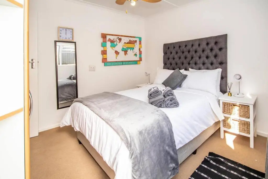 HQ Warm and Cosy 1 Bedroom Unit In Sea Point