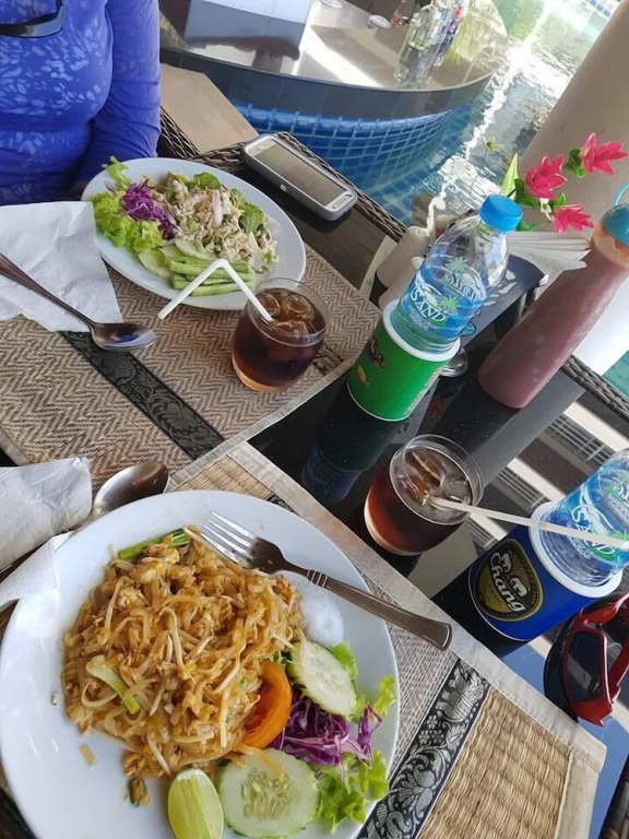 Beststayinphuket Poolview