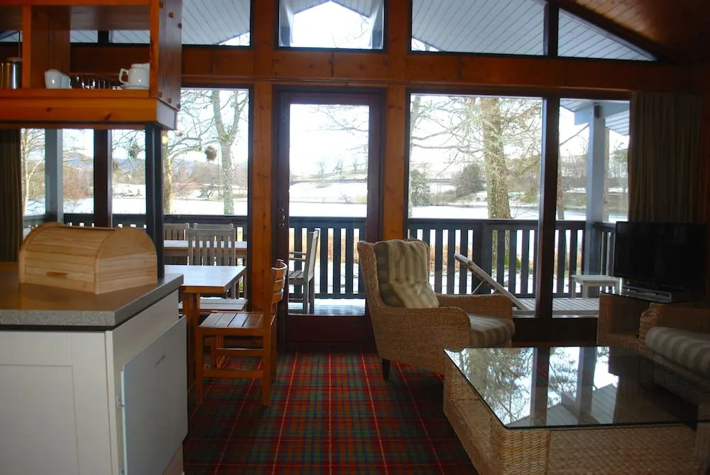 Loch Monzievaird Chalets