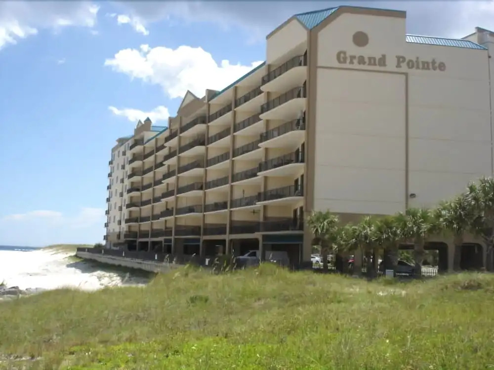 Grand Pointe 703