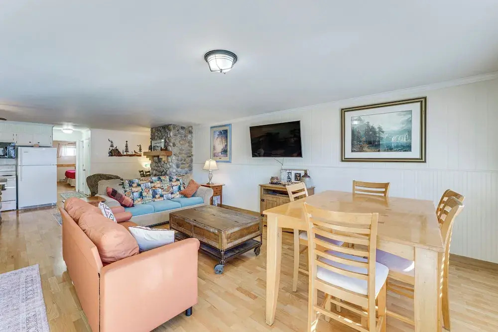 Main Street Red River Condo w/ Fireplace & Views!