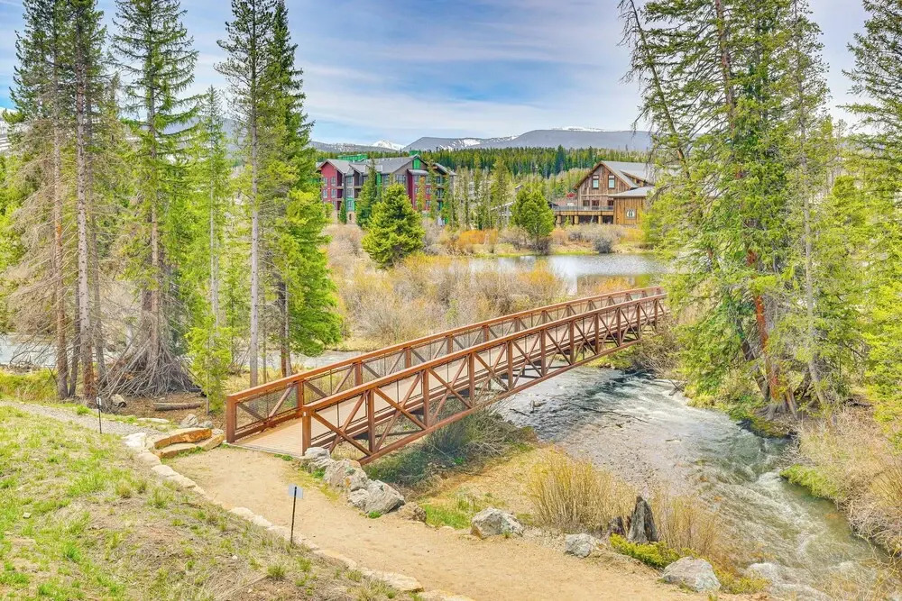 Walk to Dtwn: Fraser Retreat w/ Hot Tub & Views!