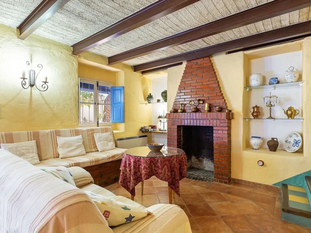 Delightful Mansion in Huétor-Tájar near Sea