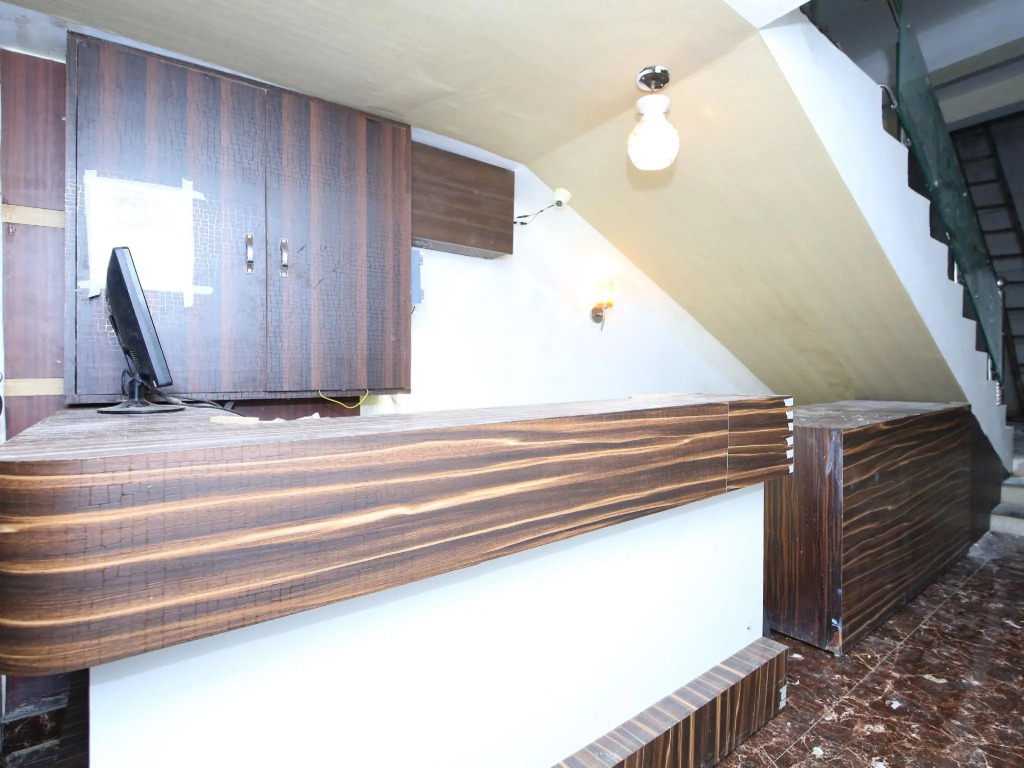 OYO 14165 Hotel Blue Diamond