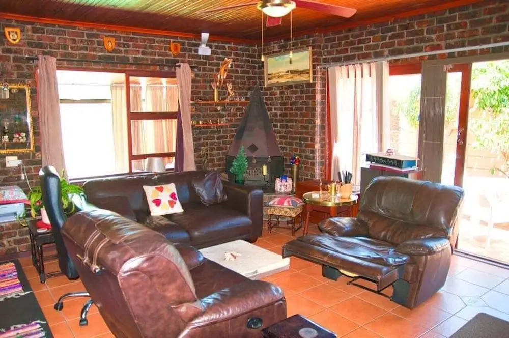 Sue's bnb in Bothasig