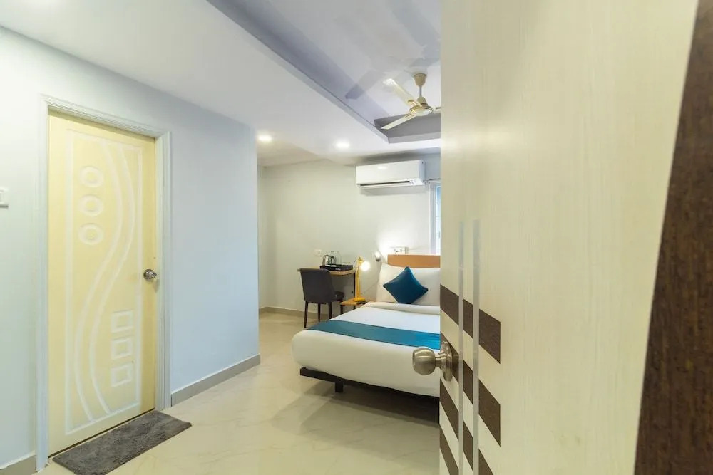 THE STROBE SILVERKEY HOTEL