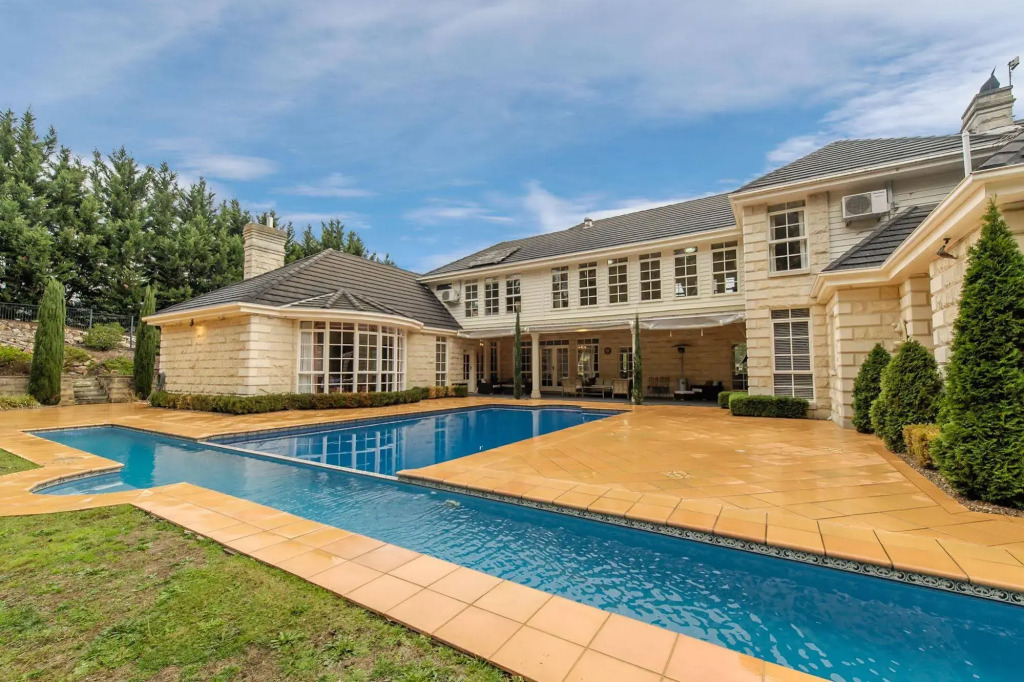 Montfort Manor