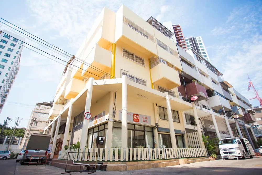 J2N Hostel