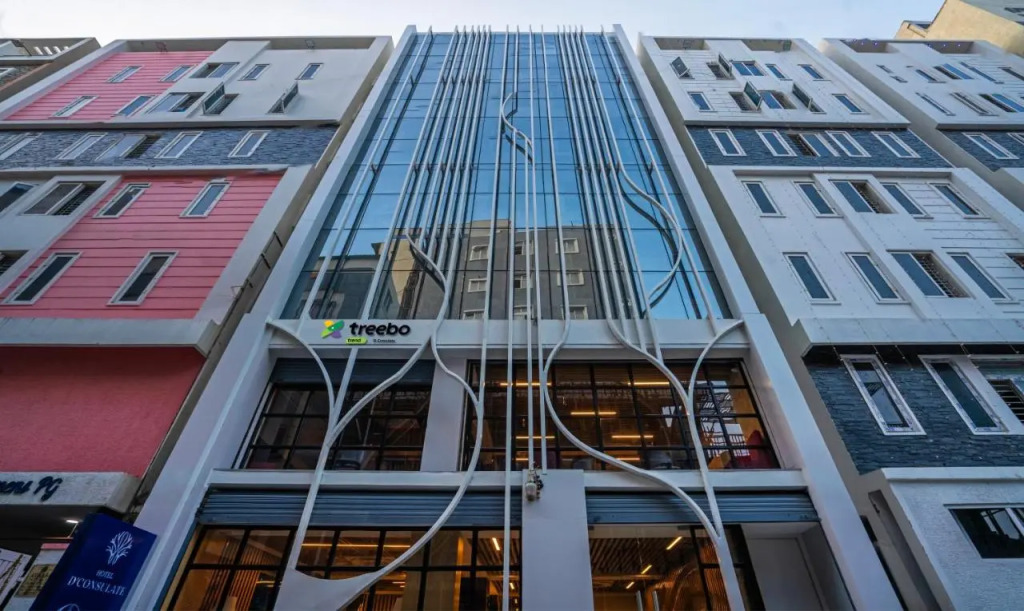 Treebo Premium D Consulate, 5 Mins Walk To Us Consulate