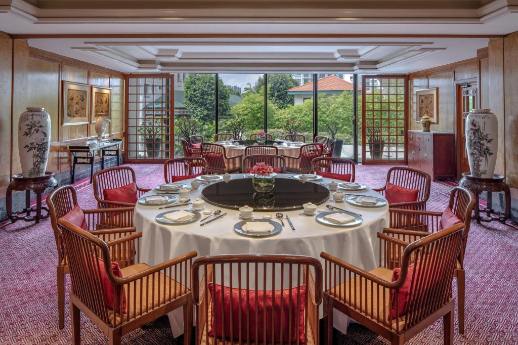 Отель Conrad Singapore Orchard