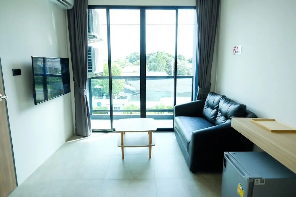 Double J Hotel