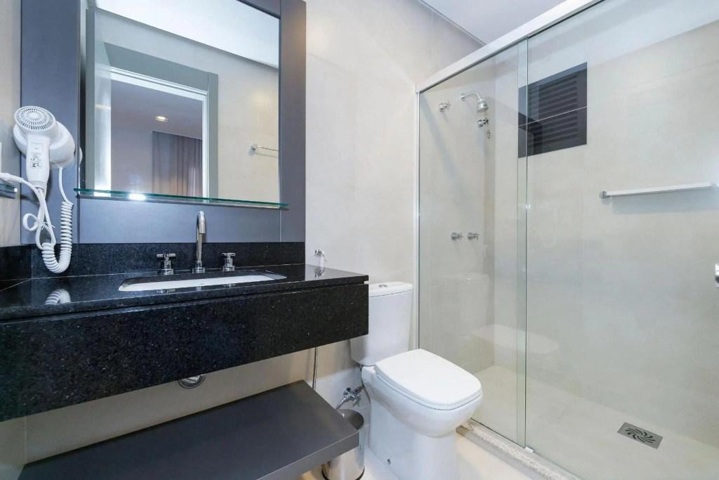 AION suítes 202 - Compacto e luxuoso Loft - Rooftop com piscina e academia - À poucos passos da praia