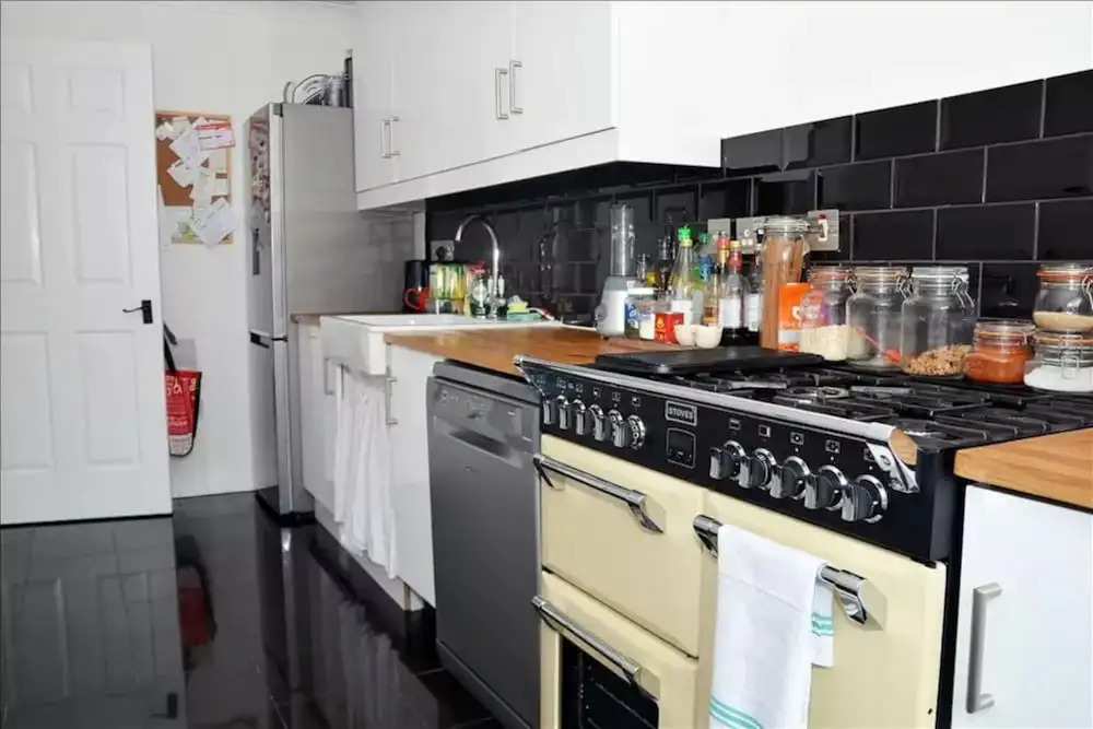 2 Bedroom East London Flat With Garden