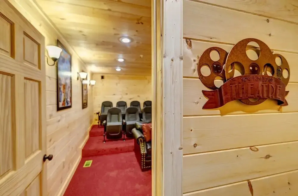 Bee Chillin Bear Inn - 7 Bedrooms, 7 Baths, Sleeps 26 7 Cabin by RedAwning