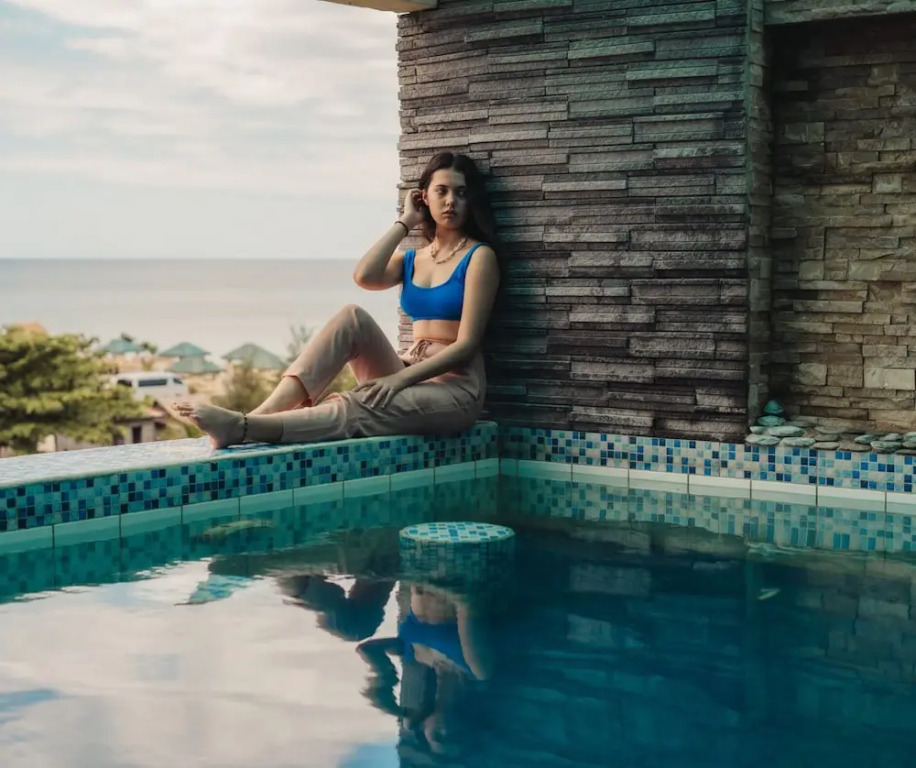 The Palms Resort & Bar