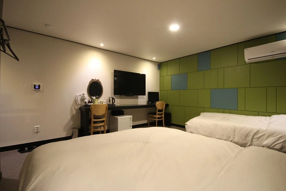 Elysee Hotel