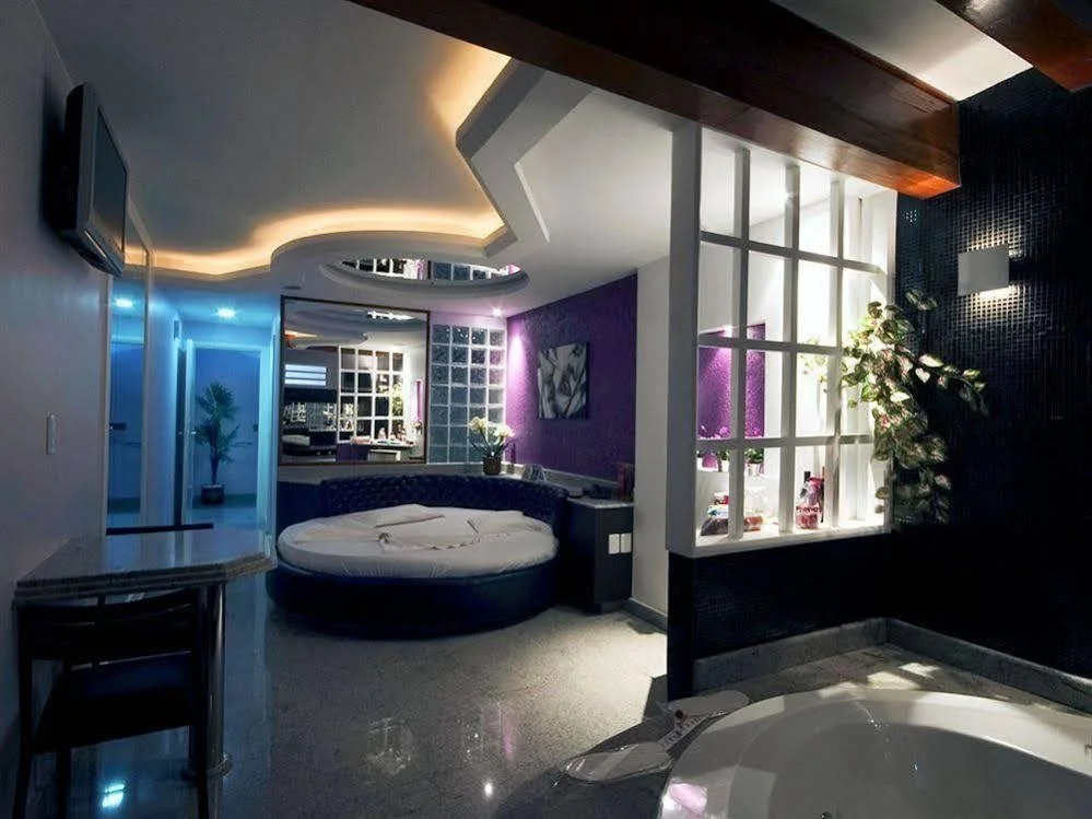 Playtime Motel